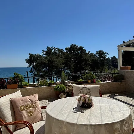 Naftilos Seafront شقة